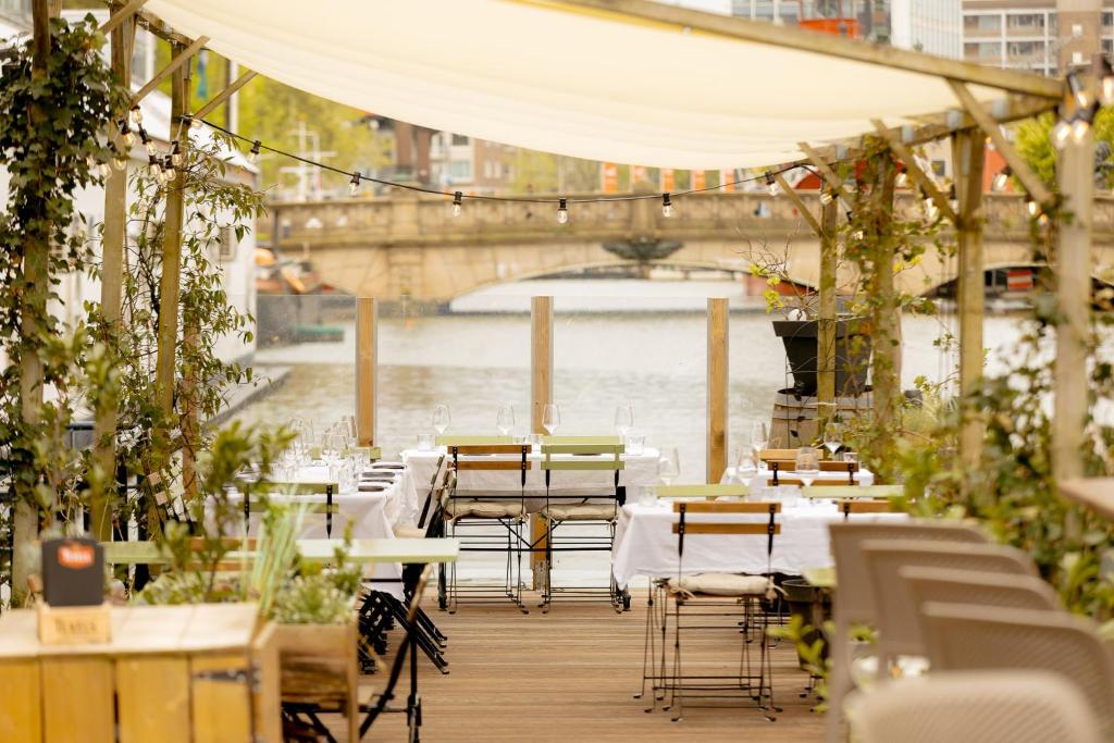 FLOATS by H2OTEL Rotterdam - Resim 25