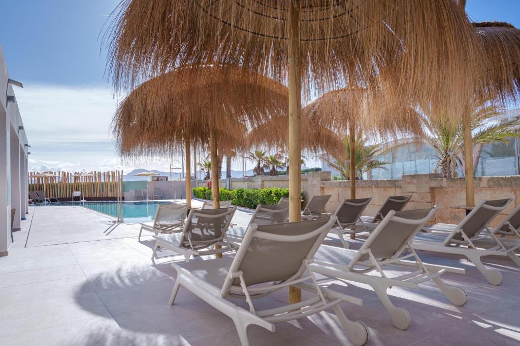 Bazén v ubytování Ferrer Concord Hotel & Spa nebo v jeho okolí