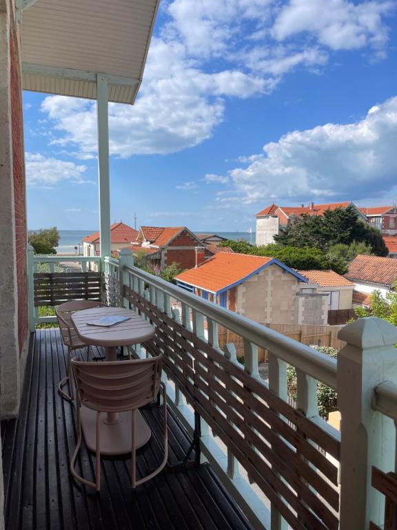 Balkón nebo terasa v ubytování Hôtel Michelet Plage