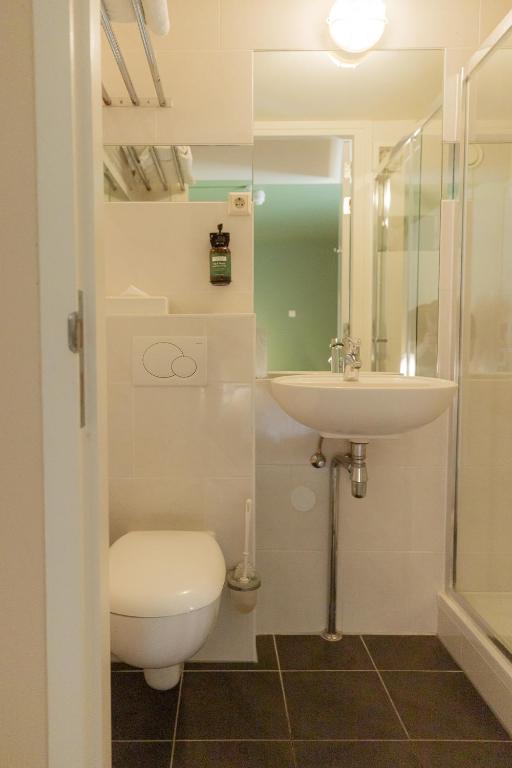 FLOATS by H2OTEL Rotterdam - Resim 31