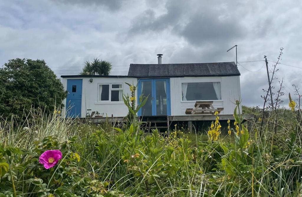 Zahrada ubytování Sunset Sea Views 1 min to beach On SW Coast Path Private Parking