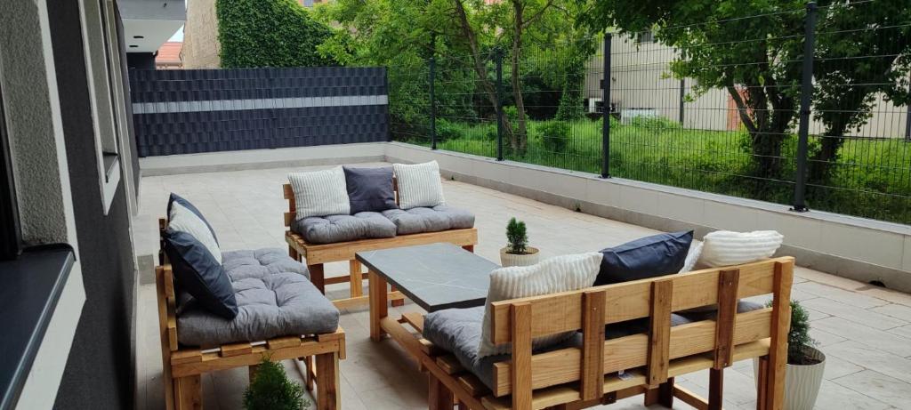 Bianco - Apartamento Con Terraza