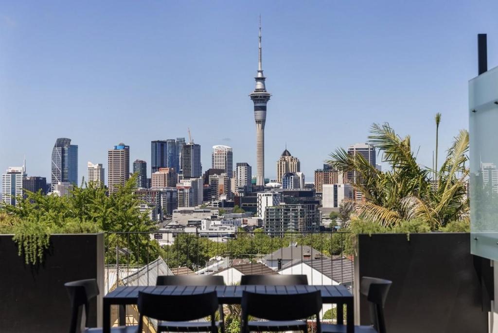 Elegant Escape on Ponsonby Road - Resim 3