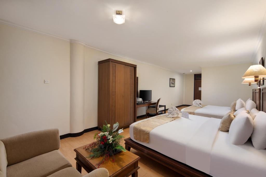 Royal Hotel and Convention Tretes - Family Room