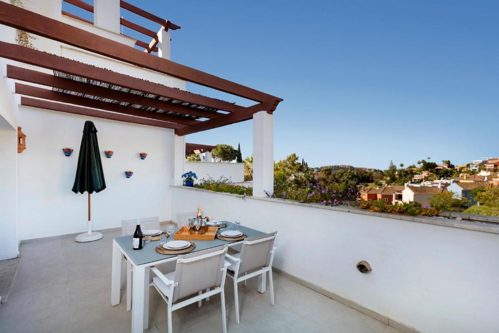Duplex Apt with Rooftop Terrace Aloha Royal RDR230