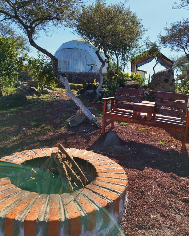 Zahrada ubytování El Gato Glamping con vista a prismas basálticos