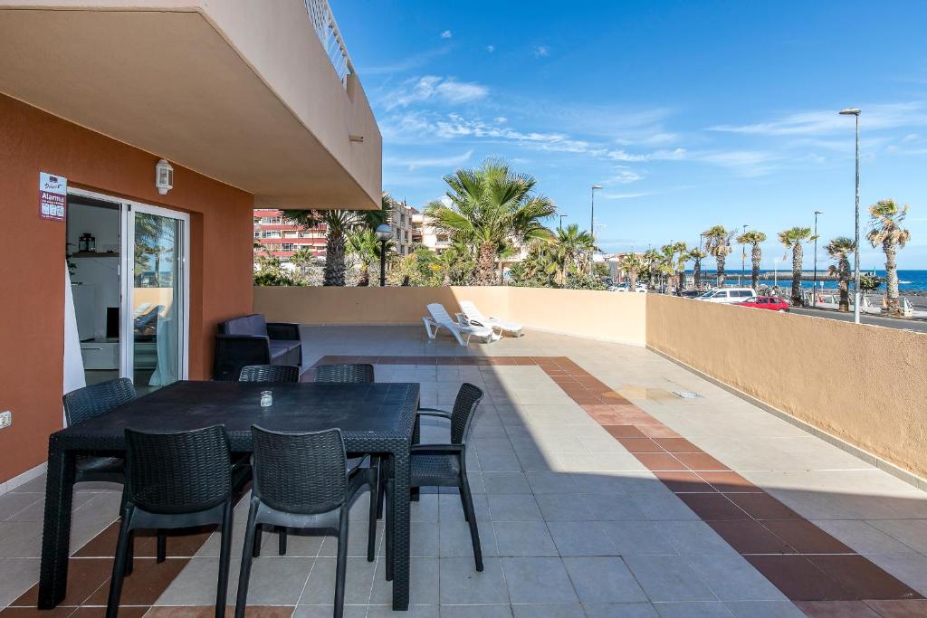 Μπαλκόνι ή βεράντα στο Seaside Escape, Pool & Terrace in Puertito Güímar