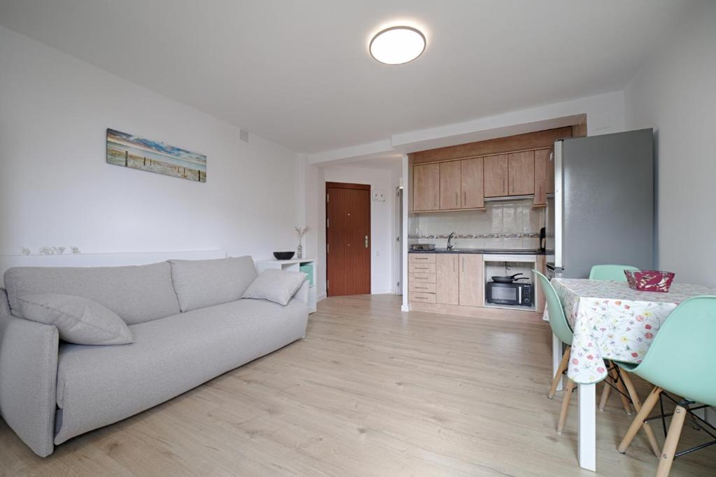 Kuchyňa alebo kuchynka v ubytovaní Apartamento en Playa de La Pineda