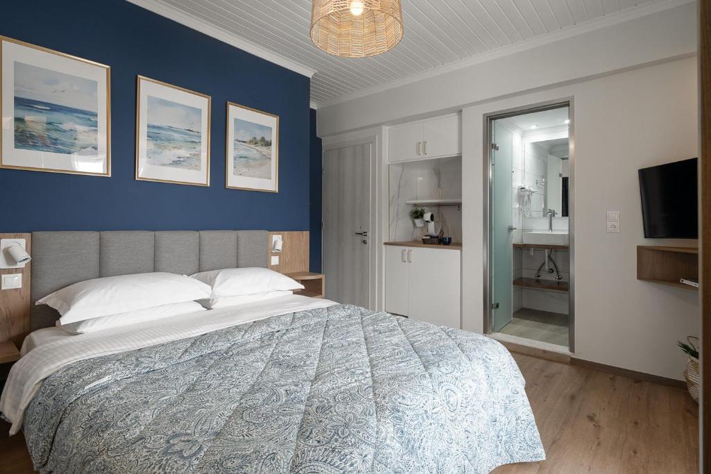 Captain's Seafront Apartments - 1