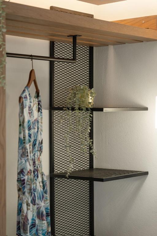 Captain's Seafront Apartments - 7