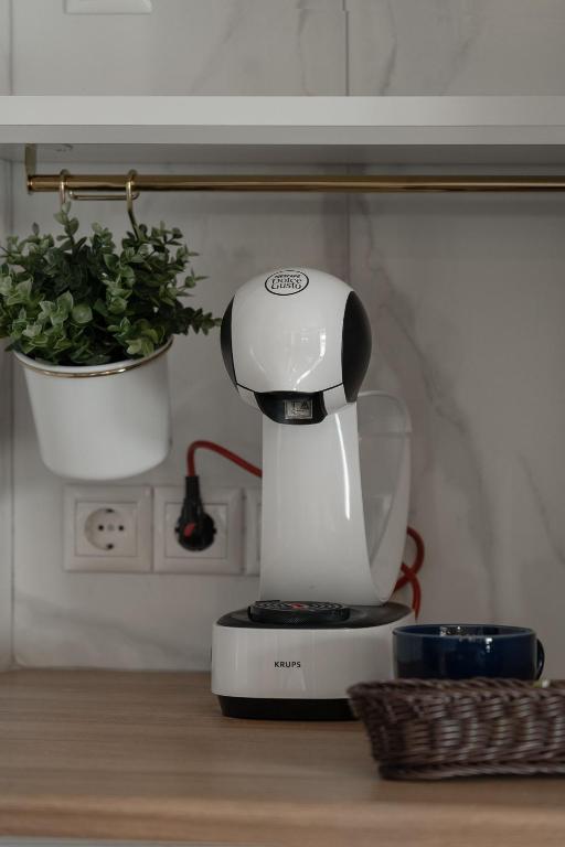 Captain's Seafront Apartments - 10