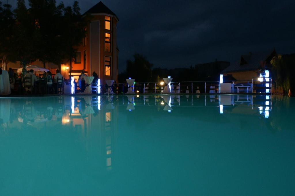Bazén v ubytování Hotel Baia Rosie Resort nebo v jeho okolí