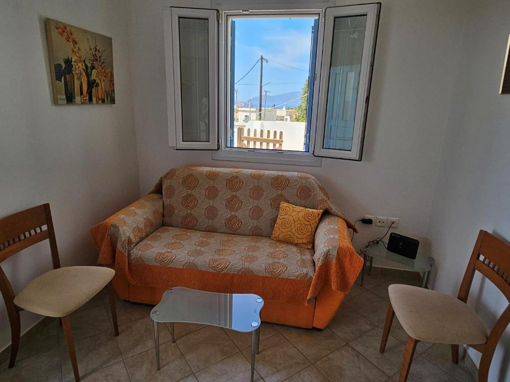 Posezení v ubytování Trypiti Sea View Apartment