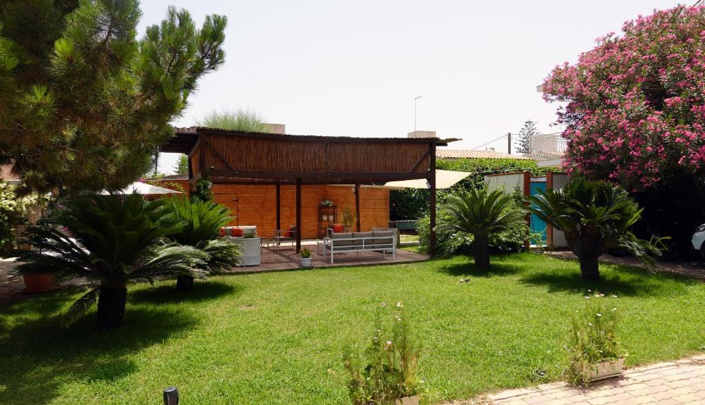 A garden outside Giallomare
