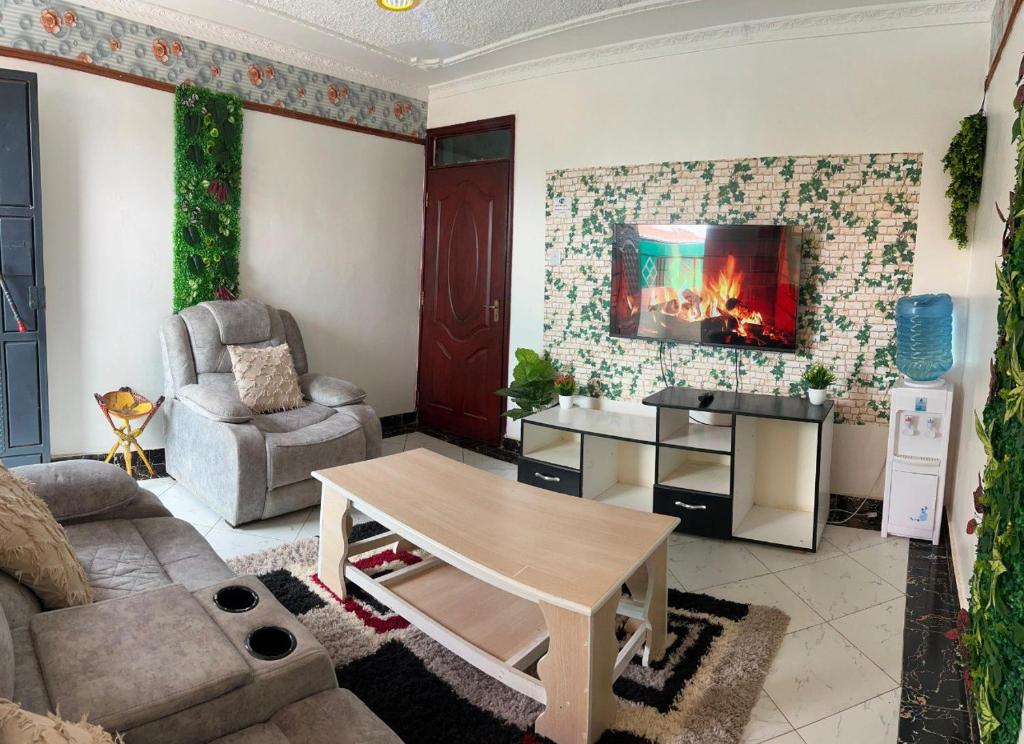 Posezení v ubytování Dynamic Fully Furnished Apartments in Nairobi, 14 km from Jomo Kenyatta International Airport and the SGR