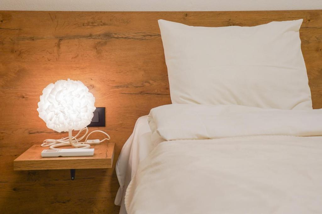 Cameleon Orebic- Beachfront Apartments - 4