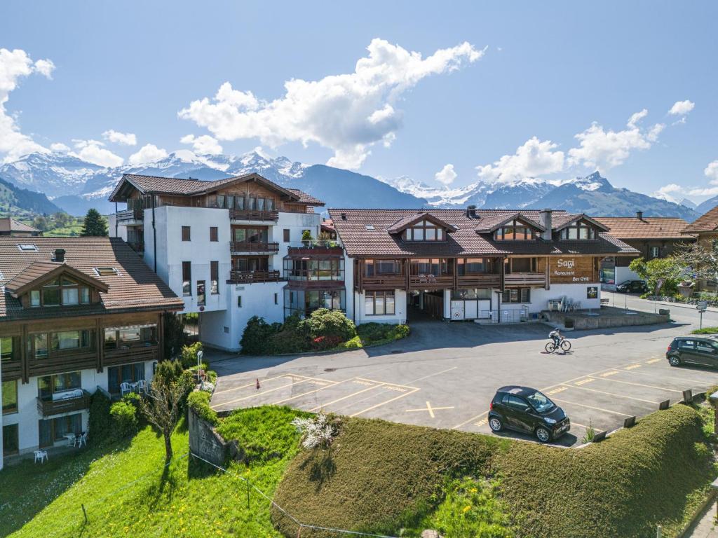Nespecifikovaný výhled na hory nebo výhled na hory při pohledu z hotelu