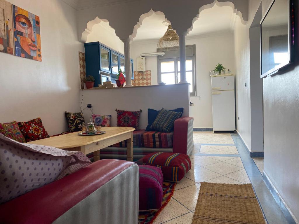 Posezení v ubytování Mirleft Hostel