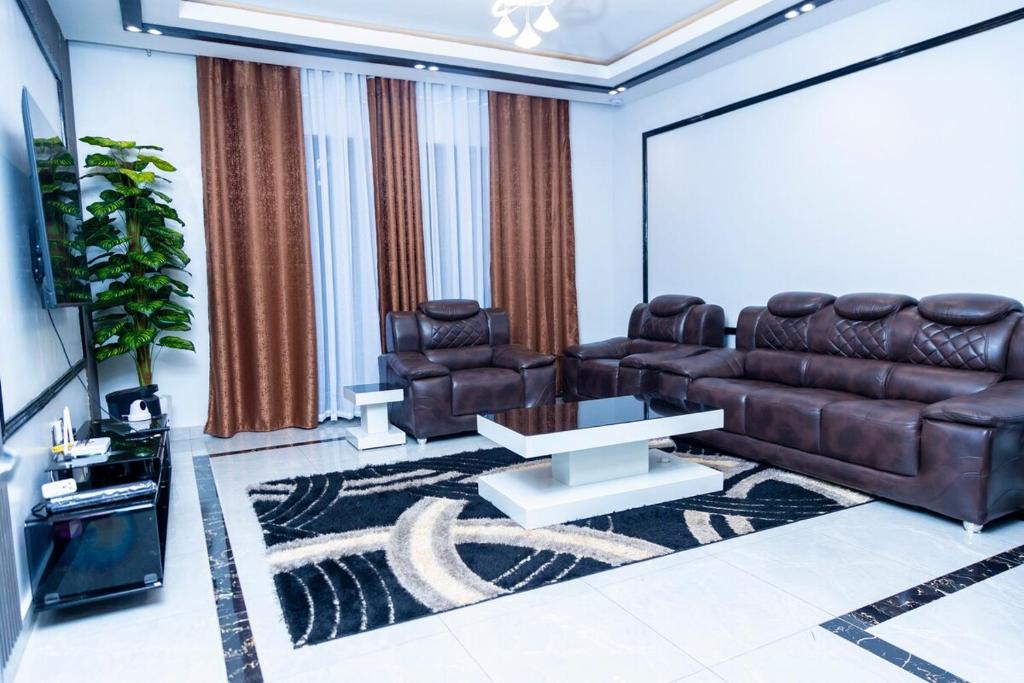 Penthouse Apartment 4BR 3BA Rooftop Patio BBB Nation Oasis Kigali
