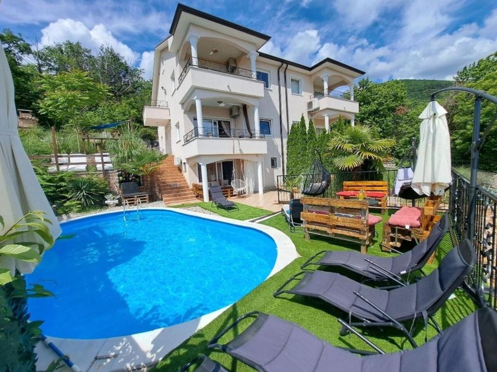 Beautiful Luxury Apartment in Villa Emily With Amazing Sea View