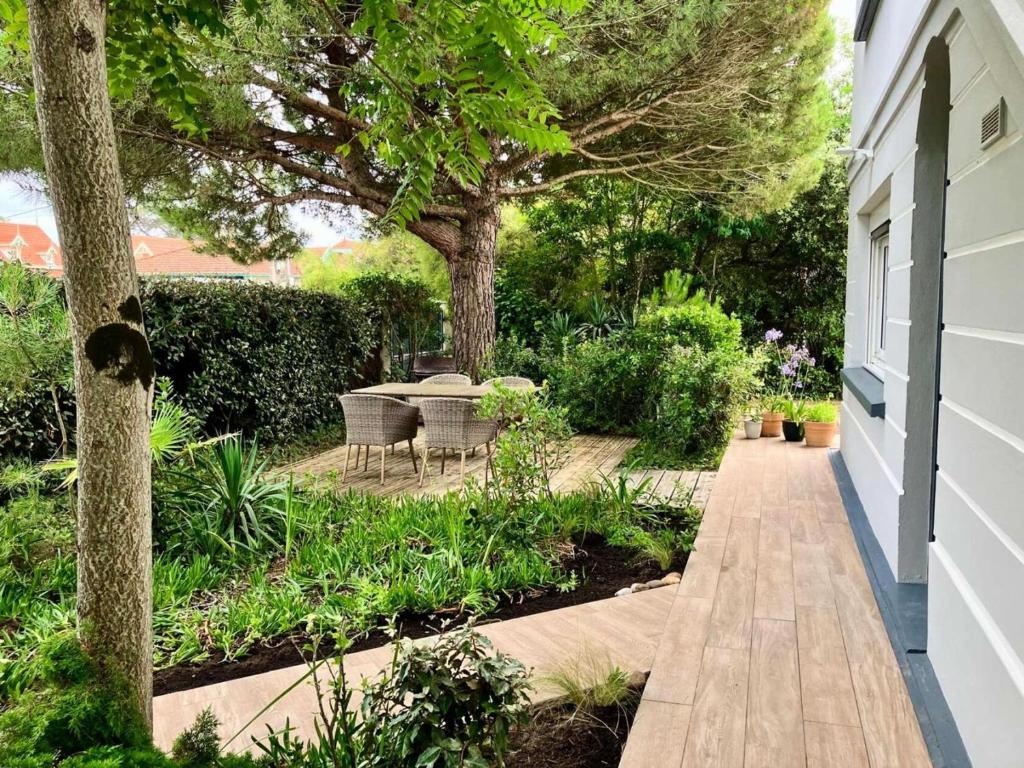 Photo de la galerie de l'établissement Résidence 039-soulac Sur Mer - 039 - Rez-de-chaussée d'une charmante villa 2 MAE-6071, à Soulac-sur-Mer