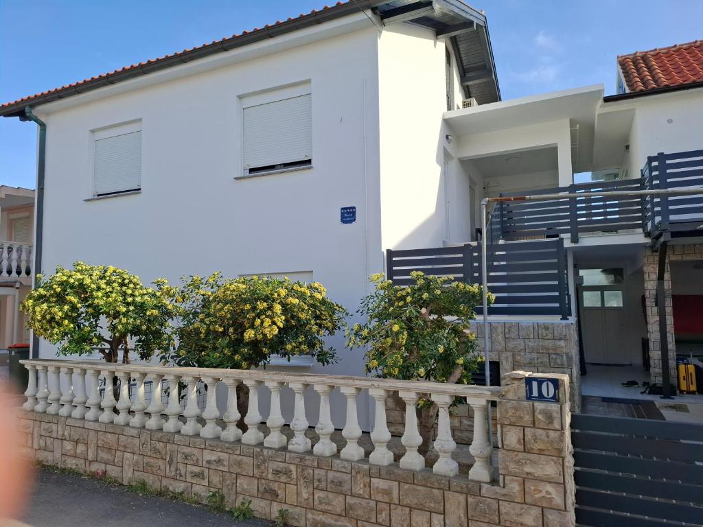 Gallery image of Apartmani MAGIĆ in Nin