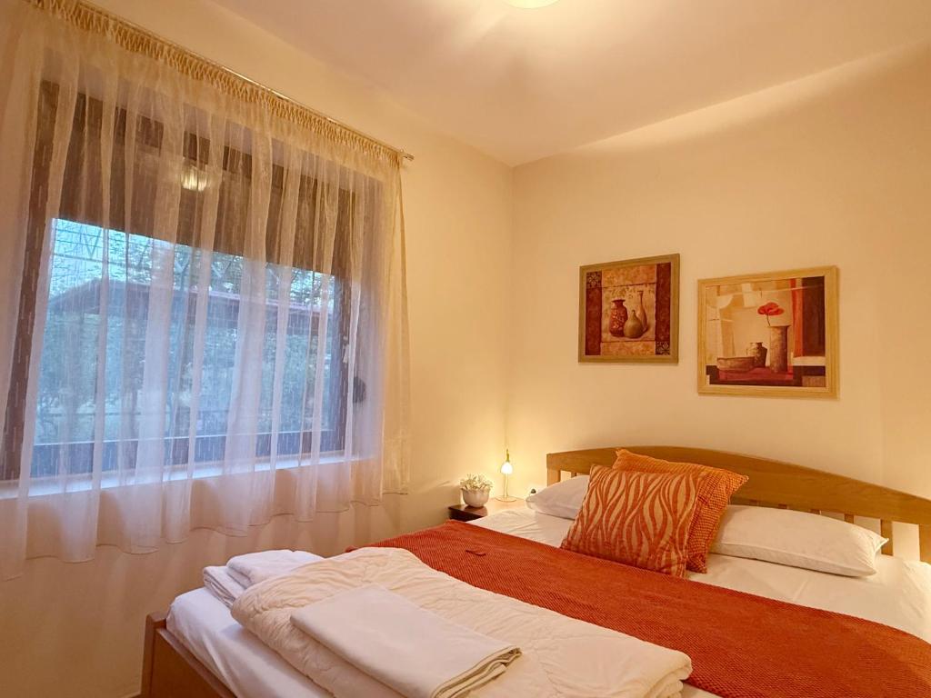 Kama o mga kama sa kuwarto sa Villa Elita - Bela Crkva