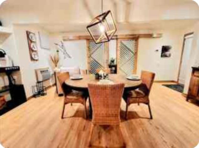 Area tempat duduk di The secret grove