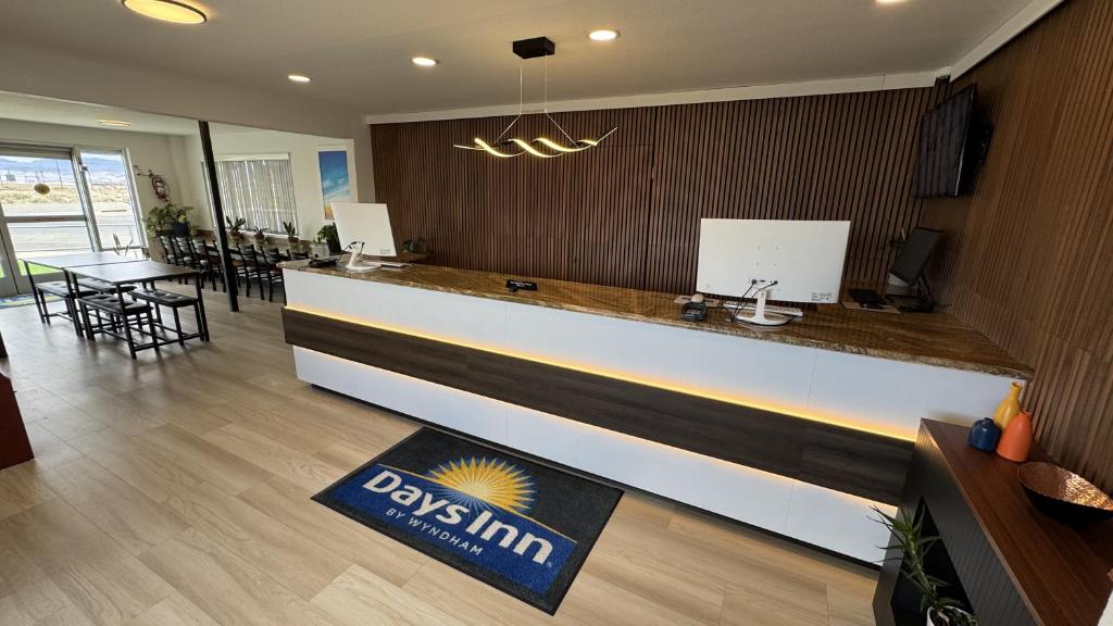 Days Inn by Wyndham Ridgecrest near China Lake Naval Station photo