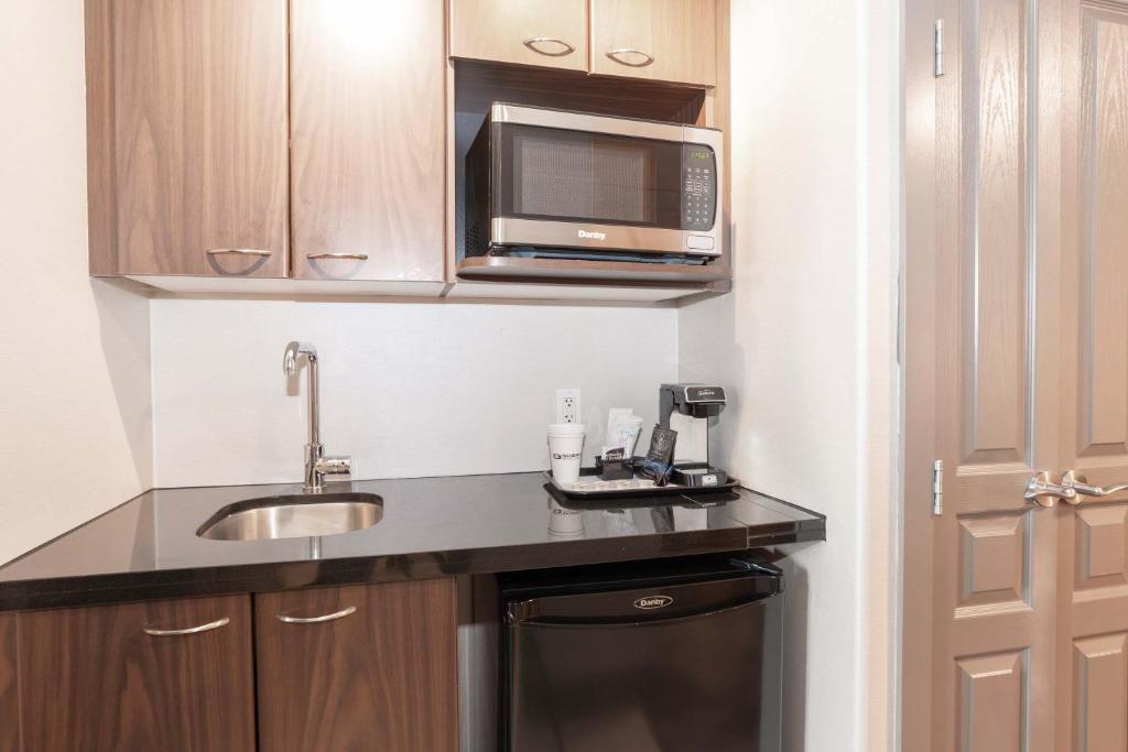 Sandman Signature Toronto Airport Hotel - Resim 25