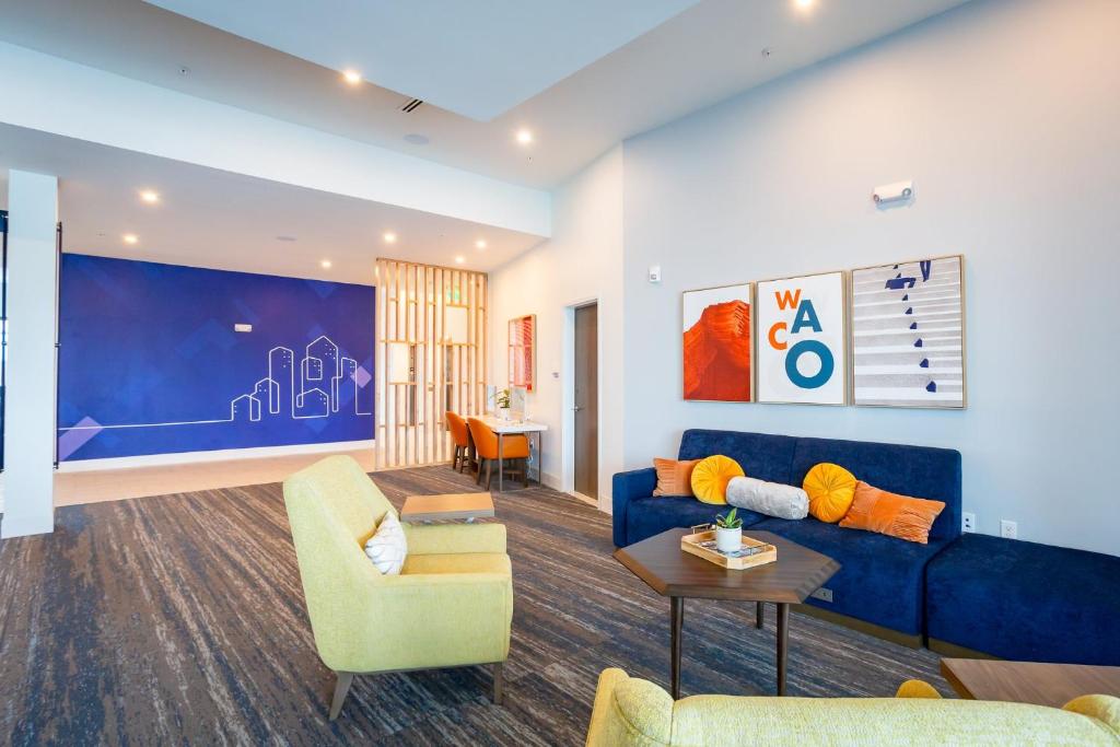Holiday Inn Express & Suites Waco Downtown by IHG photo