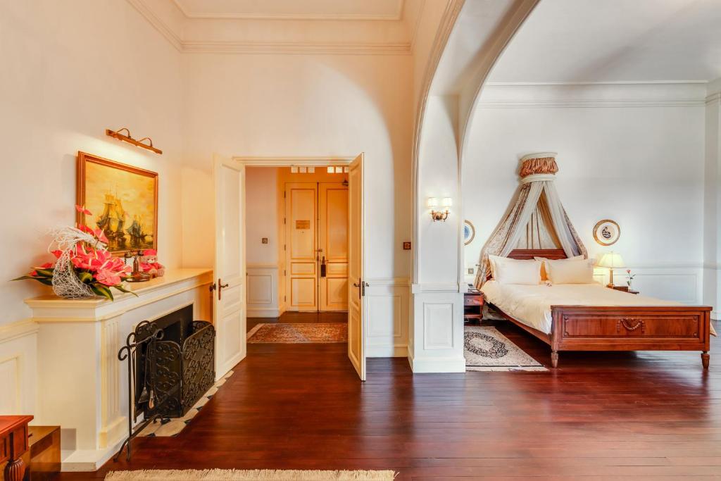 Suite – High Tea Inclusive