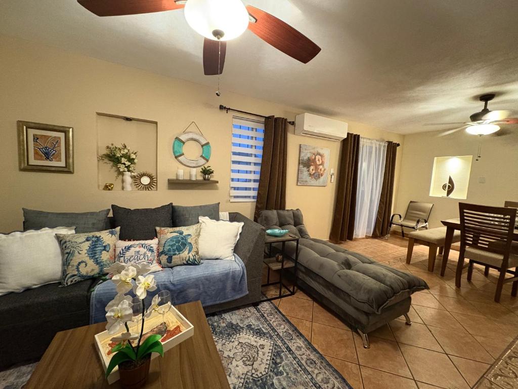 O zonă de relaxare la Casa Lauren Del Sol en Zona Dorada de Tampico