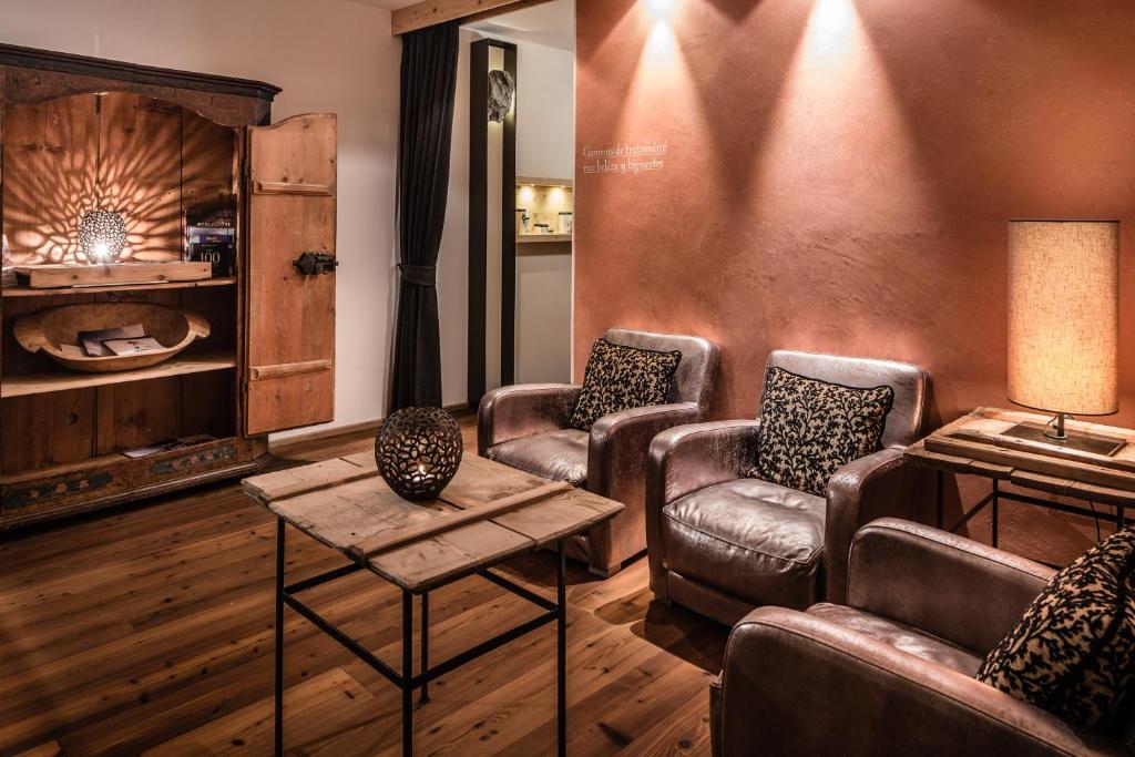 Posezení v ubytování Lagació Hotel Mountain Residence
