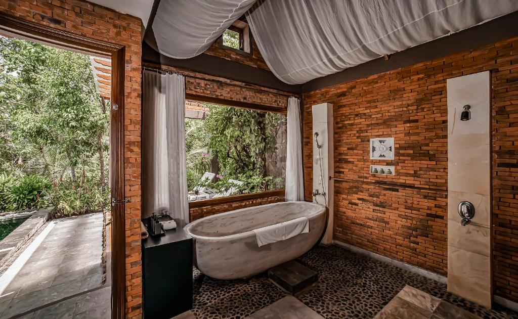 Traditional Pool Villa with Free Benefit & Spa