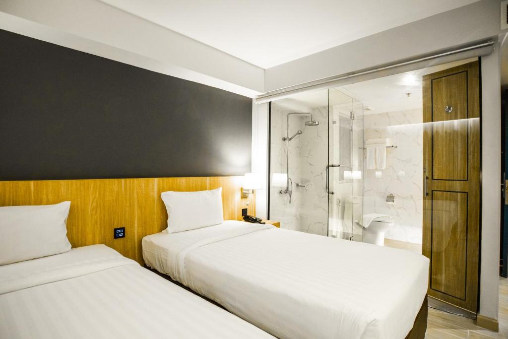 
Superior Seaview Partial
