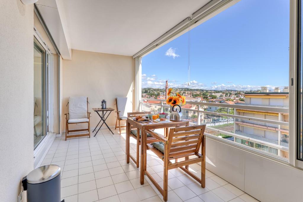 Μπαλκόνι ή βεράντα στο Port Azur Sea View - Happy Rentals