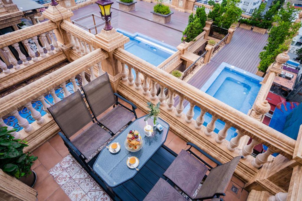 Bazén v ubytování Anik Palace Hotel nebo v jeho okolí