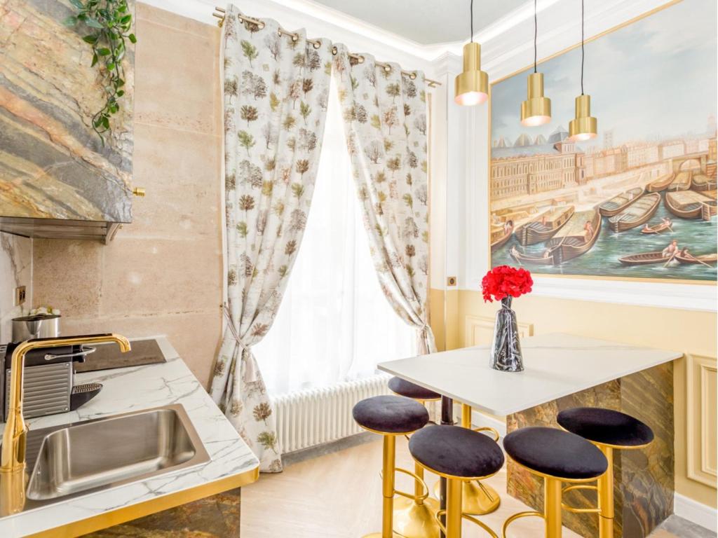 Posedenie v ubytovaní Merveil -Luxury Suite -Champs Elysees-Haussmann II