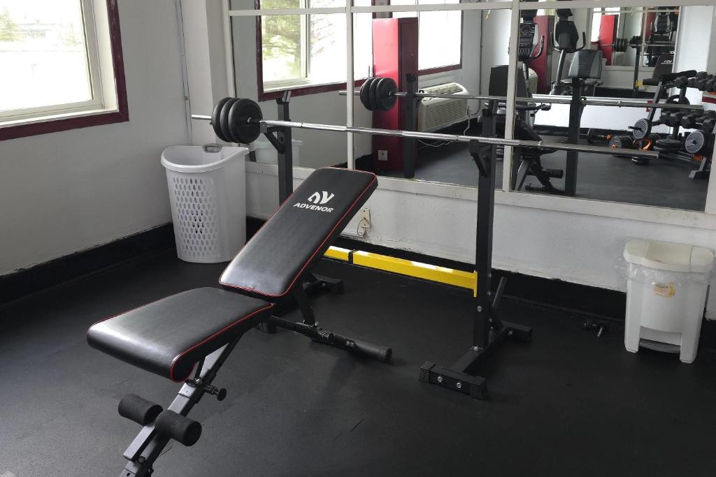 Fitness centrum a/nebo fitness zařízení v ubytování Super 8 by Wyndham Swift Current