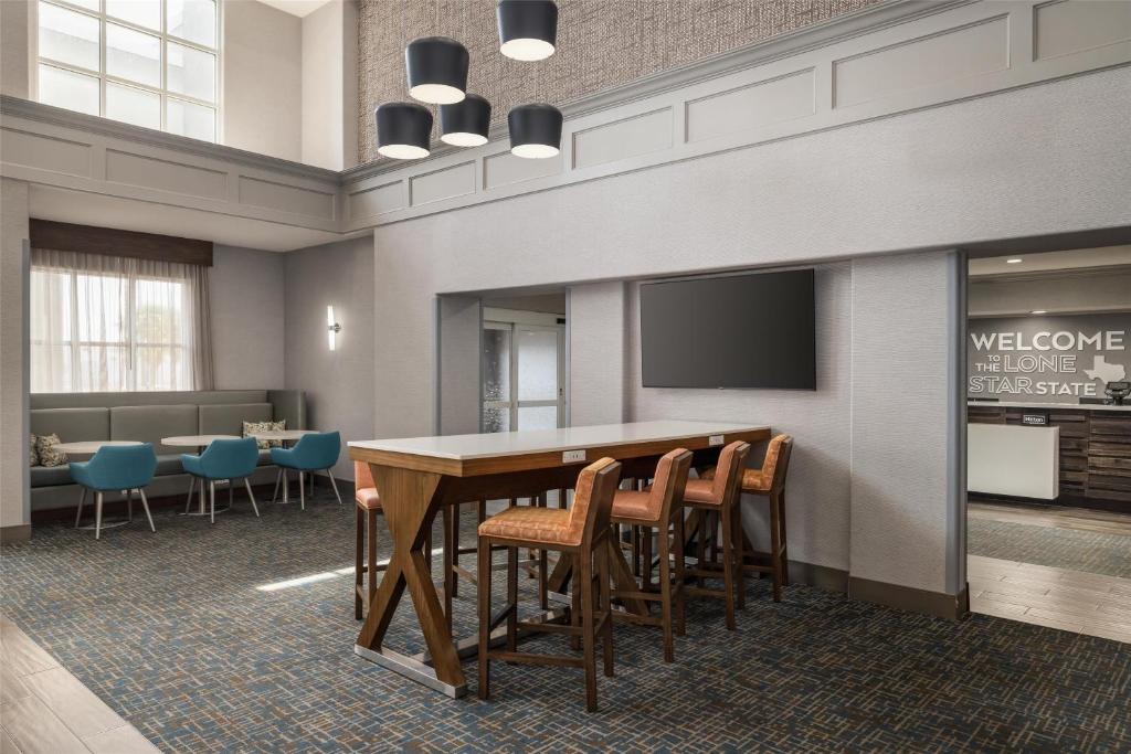 Hampton Inn & Suites Galveston photo