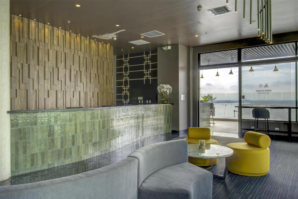 Posezení v ubytování DoubleTree by Hilton Guayaquil
