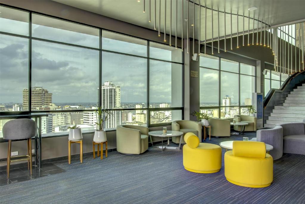 Posezení v ubytování DoubleTree by Hilton Guayaquil