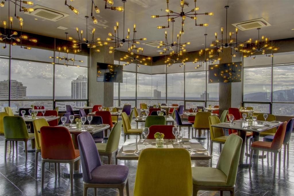 Restaurace v ubytování DoubleTree by Hilton Guayaquil