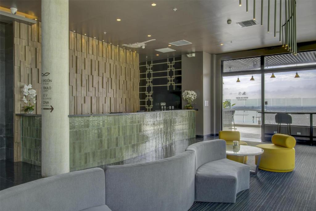Posezení v ubytování DoubleTree by Hilton Guayaquil