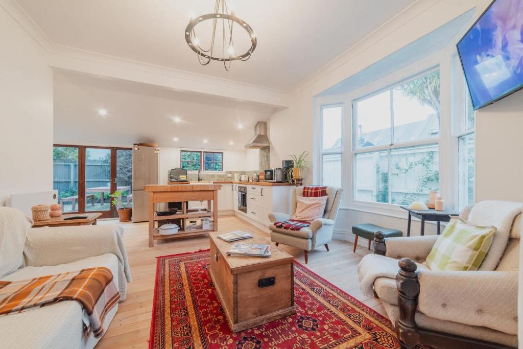 Χώρος καθιστικού στο Stylish Central Cottage - Modern Heating & Parking