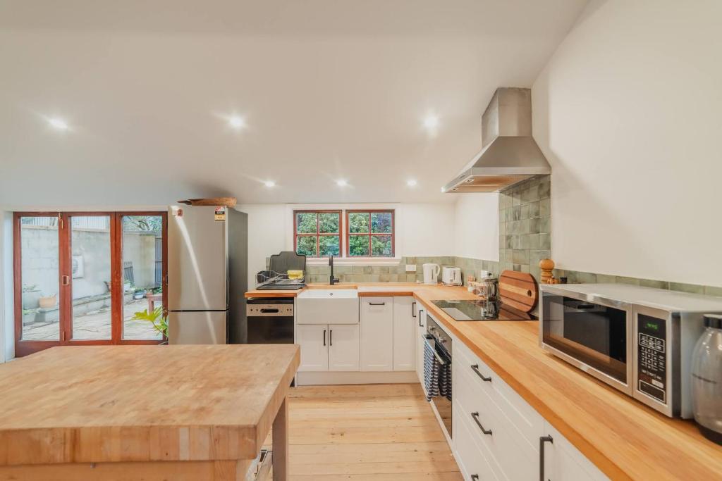 Stylish Central Cottage - Modern Heating & Parking - Resim 20