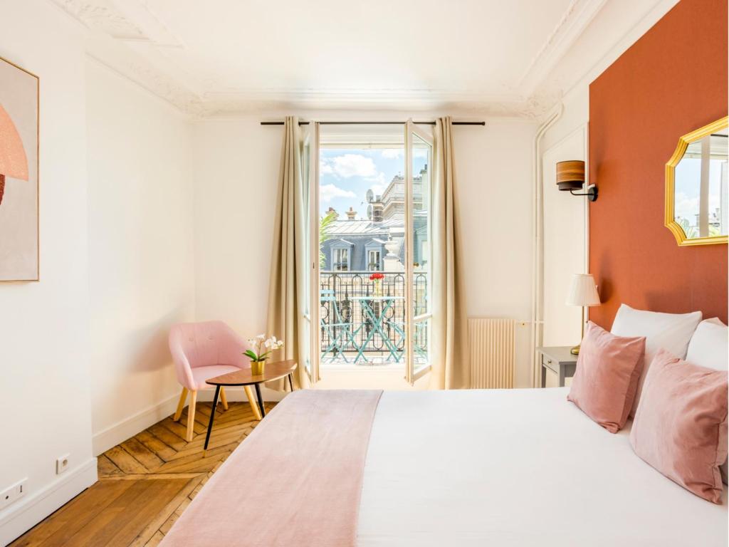 Posteľ alebo postele v izbe v ubytovaní Merveil Family Suite - Tilsitt - Eiffel Tower view