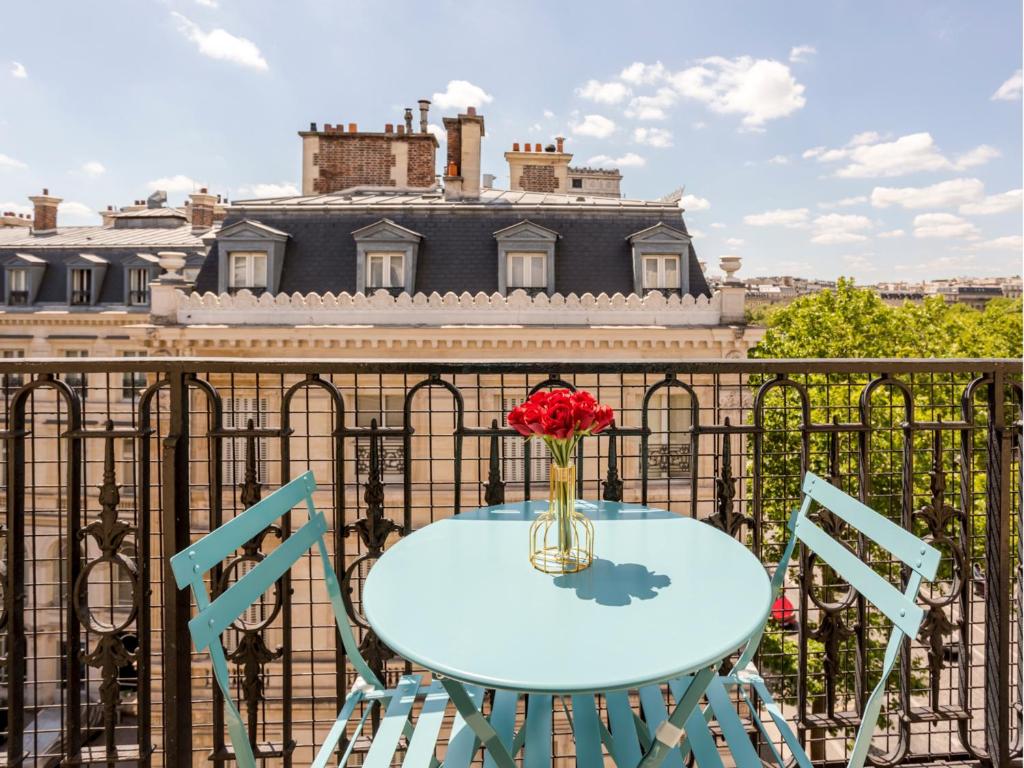 Balkón alebo terasa v ubytovaní Merveil Family Suite - Tilsitt - Eiffel Tower view