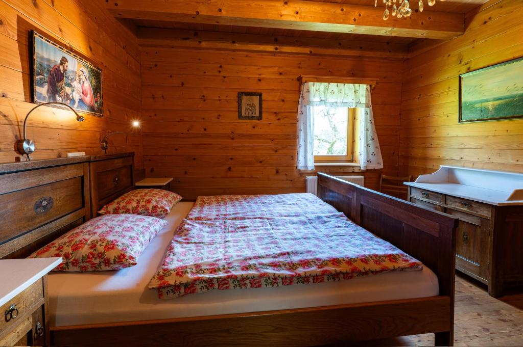 Postel nebo postele na pokoji v ubytování Podjelje